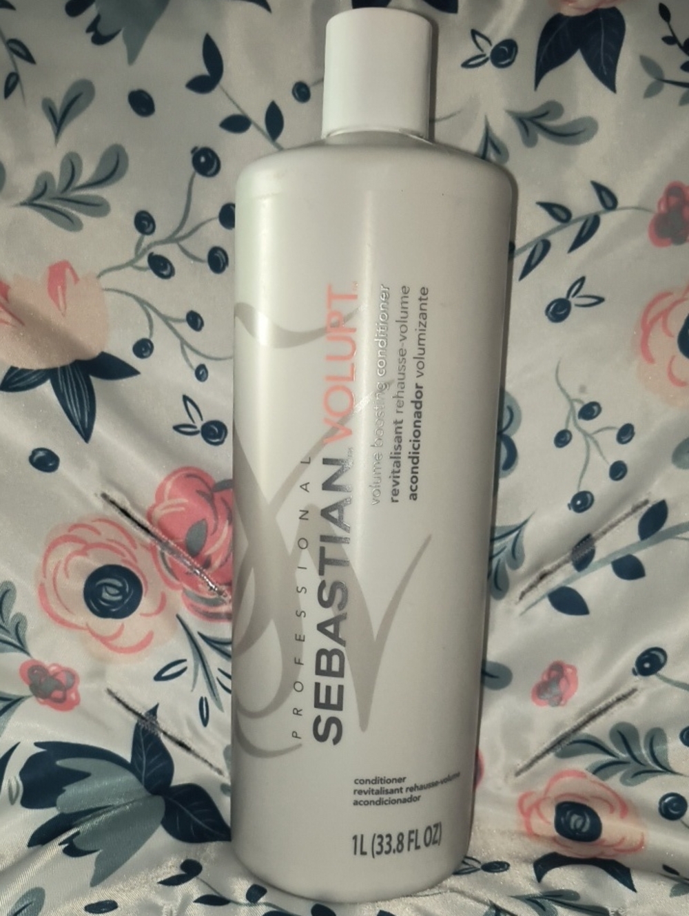 Volupt Revitalizing Conditioner - White